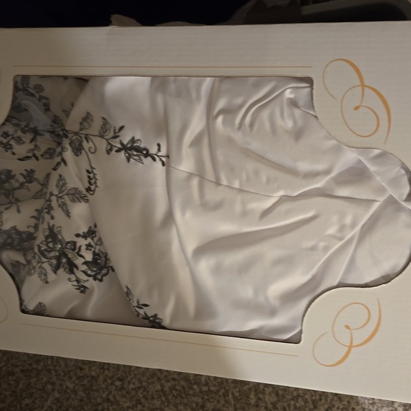 David's Bridal White and Black Embellished Wedding Gown - Picture 3 of 3